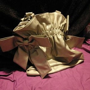 New! Silver Bow Purse